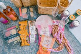adorable picnic gift baskets
