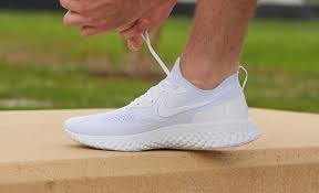 Nike recently launched their new epic react flyknit running shoes. Triple White Nike Epic React Flyknit And Air Vapormax 2 Builds Are Available Now Weartesters