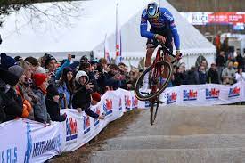 Coupe du monde de cyclocross : Mathieu van der Poel gagne sans forcer à  Besançon - L'Avenir