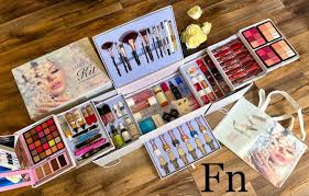 complete makeup box from moda 88