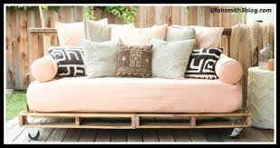 pallet couch diy tutorial diy home