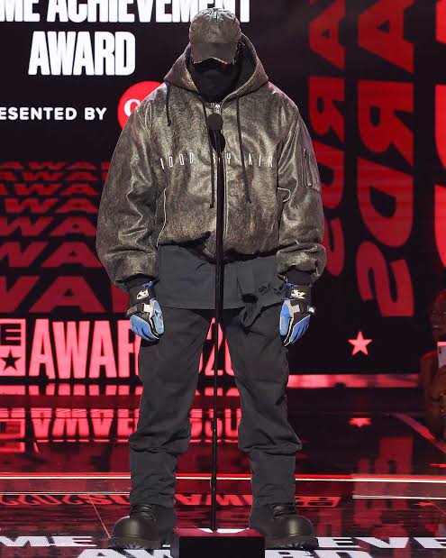 Kanye West 2022 BET Awards ver. Minecraft Skin