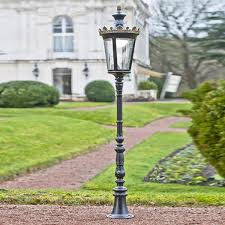 Bollards With Clear Diffuser Halogen