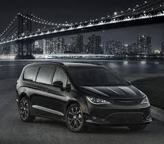 2018 chrysler pacifica gets new sport