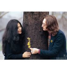 Bob Gruen | Yoko Ono and John Lennon holding flowers by a tree, Central  Park, NYC (1973) | Available for Sale | Artsy
