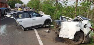 202 people have died on minnesota roads so far in 2021. Kia Seltos Crash In A Freak Highway Accident Kia Seltos Splits In Half Auto News Et Auto