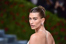 here s what makeup hailey bieber uses