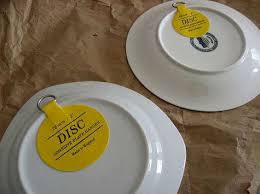 Invisible English Plate Hanger Disc