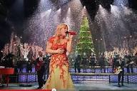 Kelly Clarkson's 'Underneath the Tree' Video Gives Behind-the ...