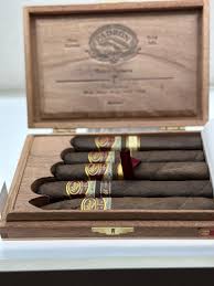 day gift guide for cigar