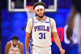His father, dell curry, is a former 'nba' player, while his older brother. Sixers Seth Curry Positive For Covid 19 People Com