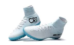 With cleats in women's sizes, you can find the most stylish soccer shoes to display your skill and personality on the field. 2021 White Blue Cr7 Kids Indoor Soccer Shoes Mercurial Superfly Tf Womens Soccer Cleats High Ankle Top Quality Children Football Boots From Top 500 Sports 70 47 Dhgate Com