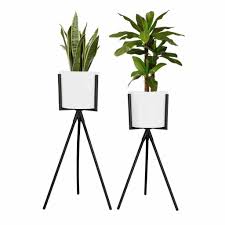 This is a classical design planter stand and a perfect choice this is a simple yet modern design plant stand to consider buying today. Indoor Plant Stands 16 Styles You And Your Houseplants Will Love