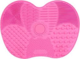 roze cleaning pad voor make up kwast