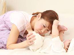 Trẻ sơ sinh đi ngoài có mùi thối có thể là dấu hiệu bất thường cần lưu ý