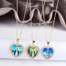 pendant necklaces clic heart shaped