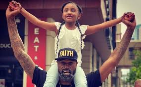 George floyd 's young daughter spoke with pride about her late father as protests over his killing at the hands of police continue. Daddy Changed The World Gianna Floyd 2020 Pics