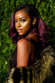 From very dark to light, lilac hues, or mixed with other colors, as gray, black, pink or blue, purple is a very beautiful color and these kpop female artists certainly do it justice. 12 Best Hair Colors For Dark Skin Tones According To Stylists