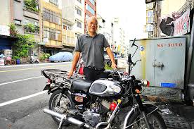 kawasaki model alive on tainan streets