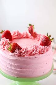 strawberry cake with strawberry