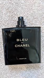 Its composition reveals the spirit of a man who chooses his own destiny with independence and determination. Bleu De Chanel Parfum 100ml