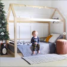 queen sized house bed slats railings