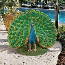 Design Toscano Peacock Plumage Garden