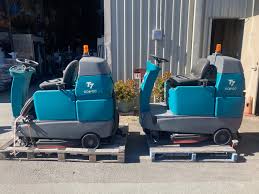 2x tennant t7 eco h20 ride on floor