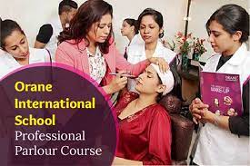 international beauty parlour course