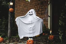 112 funny halloween puns about ghosts