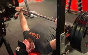 do powerlifters lift every day no