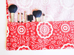 this easy diy makeup brush roll is