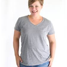Follow these easy steps to learn how to sew a v neck with bias tape. How To Make A V Neck T Shirt Sewing Pattern And Tutorial It S Always Autumn