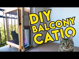 Build A Mini Catio On A Balcony Diy