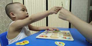 Lưu trữ trẻ hết chậm nói nhờ đồ chơi khoa học - Trường Mầm non Quận 12 -  Phương pháp Montessori