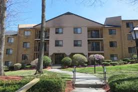 23 Country Club Dr 22 Manchester Nh