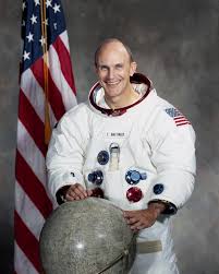 Thomas K. Mattingly II Honoring the Legacy of Apollo Astronaut Thomas K. Mattingly II: A NASA Administrator