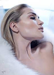 rosie huntington whiteley for violet grey