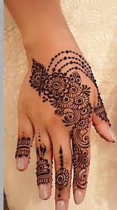 Sulit diprediksi darimana henna berasal sebab seni ini diperkirakan telah berkembang hampir 5000 tahun lamanya. Jasa Lukis Henna Bandung Shopee Indonesia