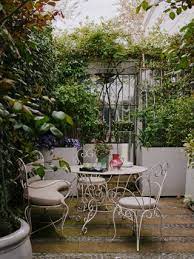 Stylish Outdoor Dining Area Ideas For