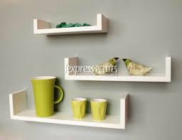 8 steps to hang a shelf using wall anchors