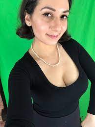 Abigail shapiro breasts