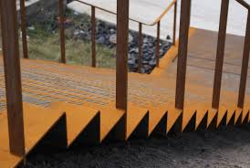 Die einhaltung der bauvorschriften ist in erster linie erforderlich, um die sicherheit und bequemlichkeit der treppe für das haus zu gewährleisten. Stufen Definition Begriffe Und Regeln Treppen Treppenelemente Baunetz Wissen