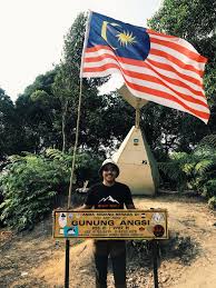 It borders selangor on the north, pahang in the east, and melaka and johor to the south. Hkimm On Twitter Gunung Angsi Negeri Sembilan 2707 Ft Elevation Gain 663m Above Sea Level Distance 8 1km 29 August Saturday Mood Nature Outdoor