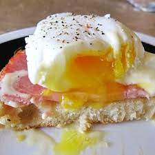 Classic Eggs Benedict Bigoven gambar png
