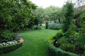 How To Tap The Potential Of A Big Side Yard