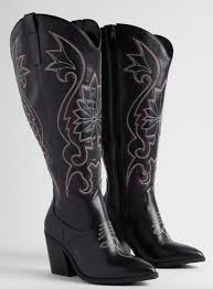 wide calf cow boots ready to stare