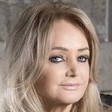New album 'the best is yet to come' out 26 february 2021 🎆 bonnietyler.lnk.to/thebestisyettocome. Bonnie Tyler Biografia Datos Familia Famous Birthdays