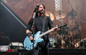 23.08.2017 · watch dave grohl's kids star in foo fighters' 'the sky is a neighborhood' video grohl directs clip and enlists daughters violet and harper to star in latest 'concrete and gold'. Kids Across The Uk Can Now Learn Iconic Foo Fighters Riffs For Free