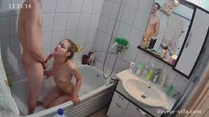 Guten morgen blow im badezimmer von heisser blondine. Der Russische Musiker Fickte Einen Fan Im Badezimmer Und Zeichnete Sex Mit Einer Versteckten Kamera Auf Porno Video Online